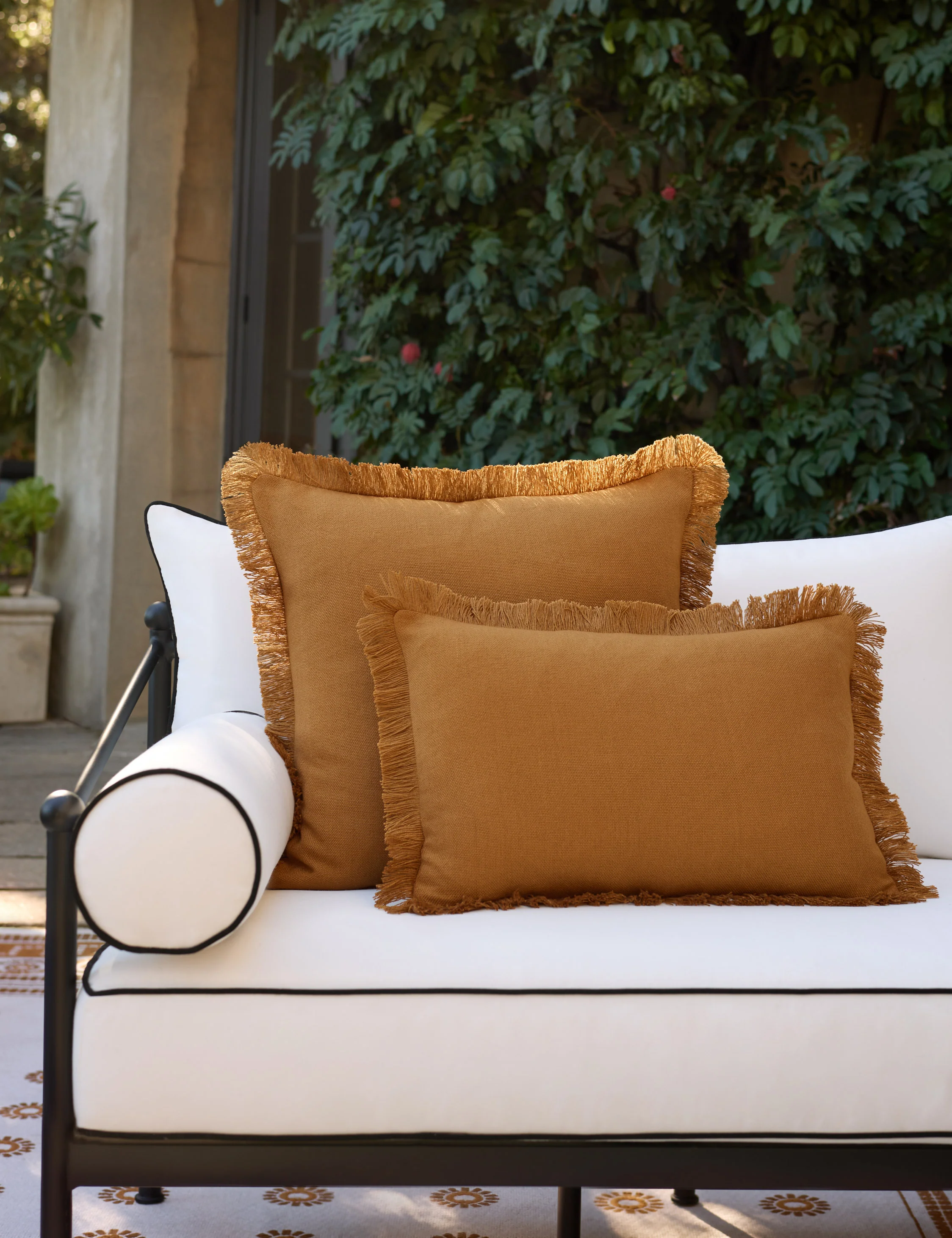 Bosmont Indoor / Outdoor Pillow - Image 10