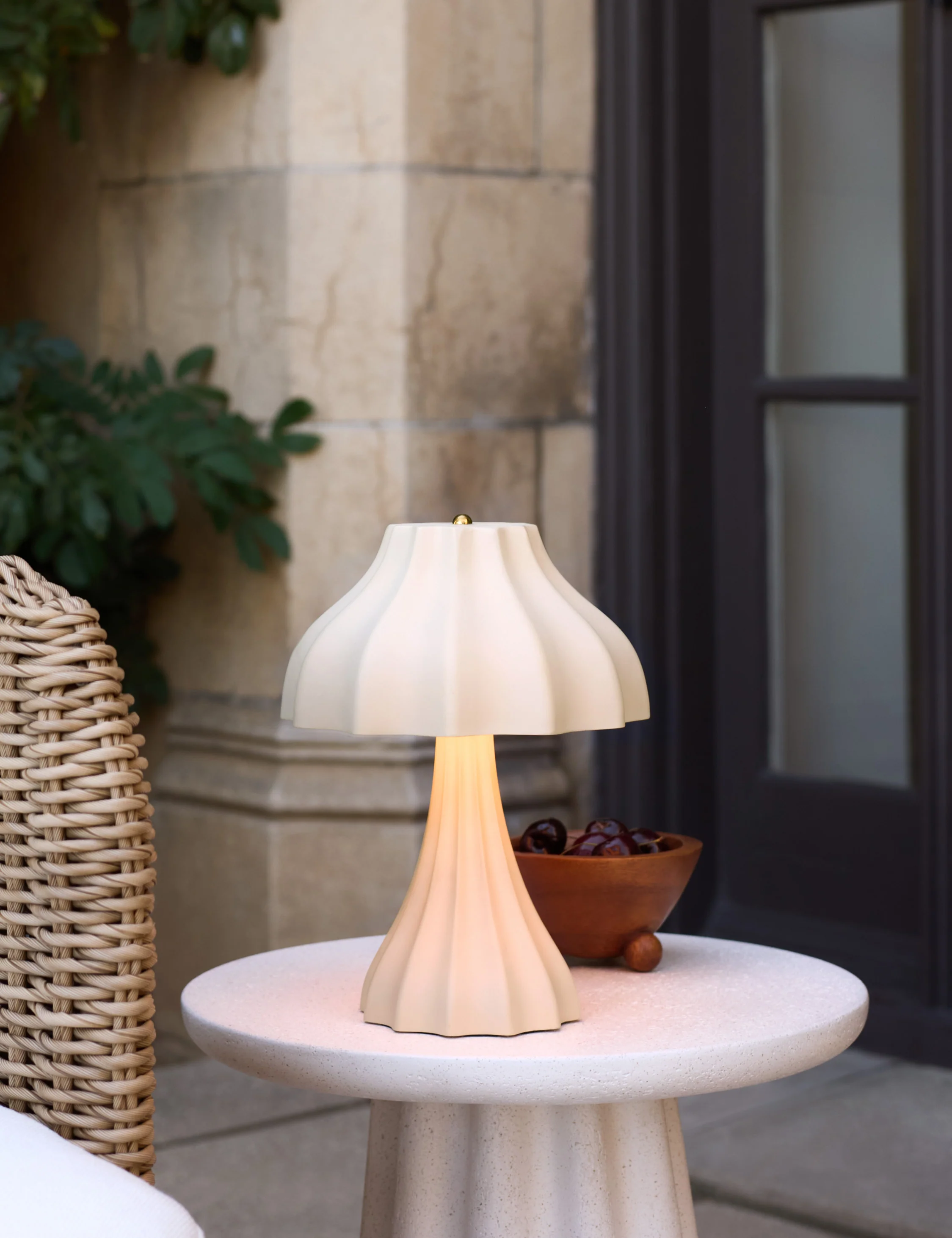 Cading Outdoor Cordless Table Lamp - Image 3