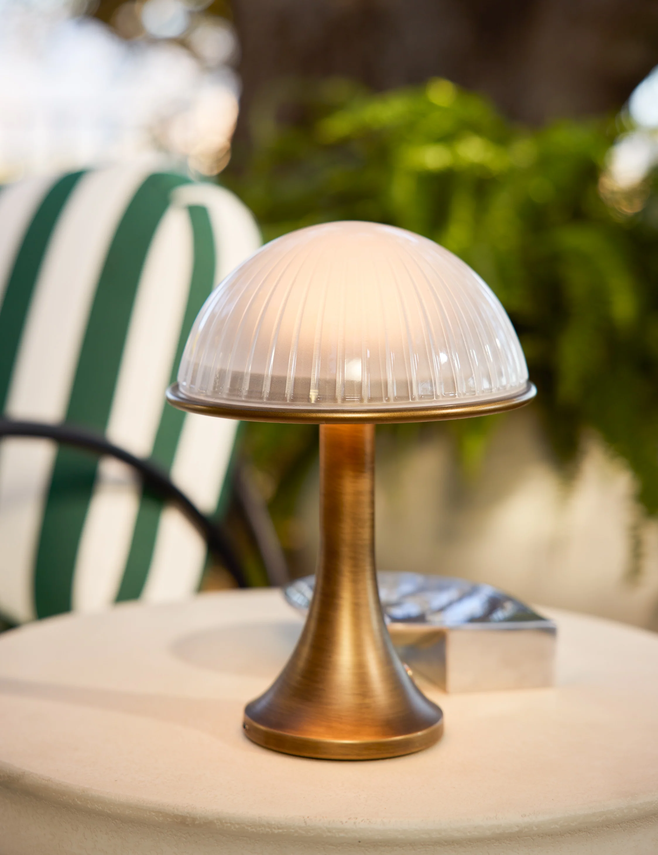 Chamblin Outdoor Cordless Table Lamp - Image 3