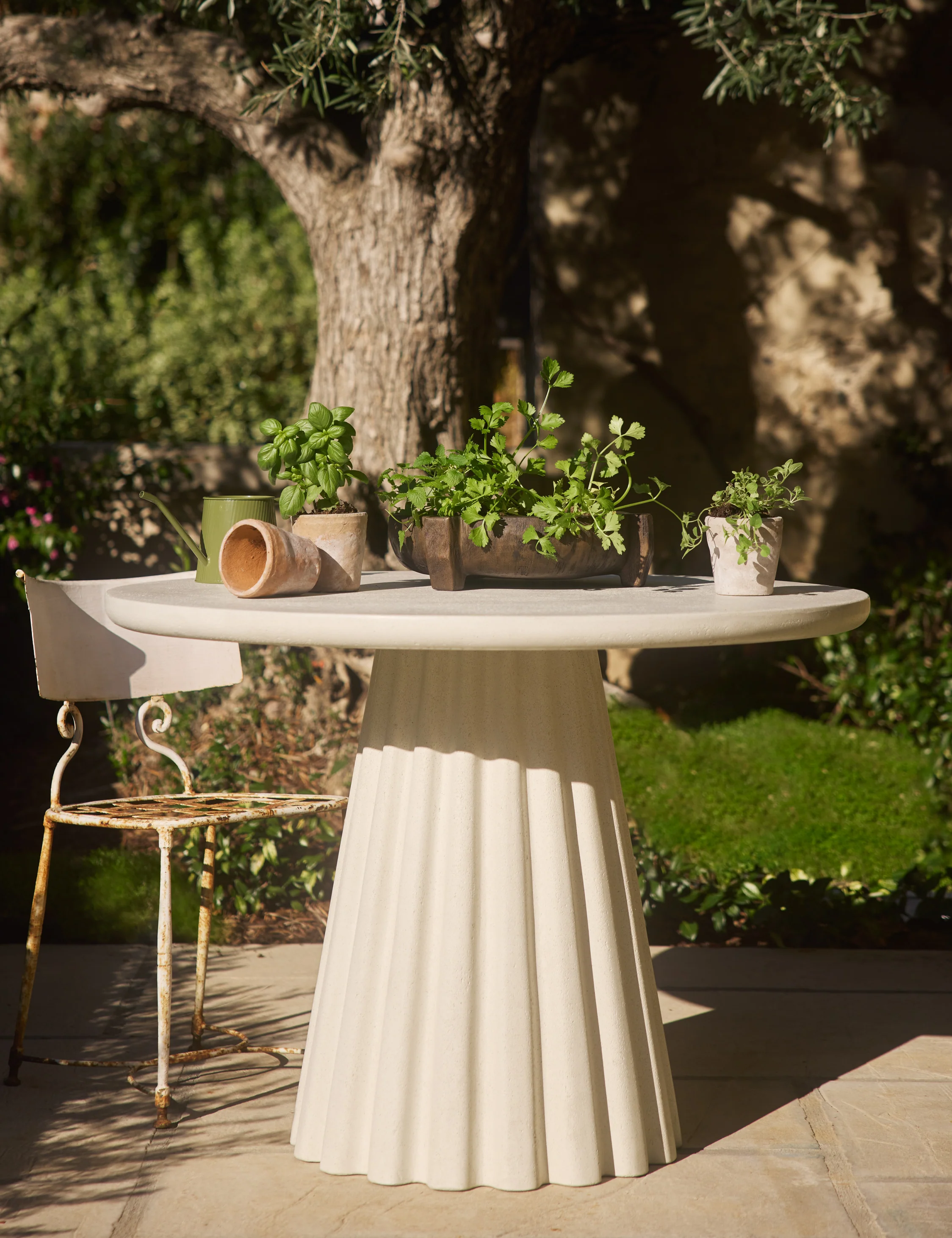 Lazenby Indoor / Outdoor Round Dining Table - Image 8