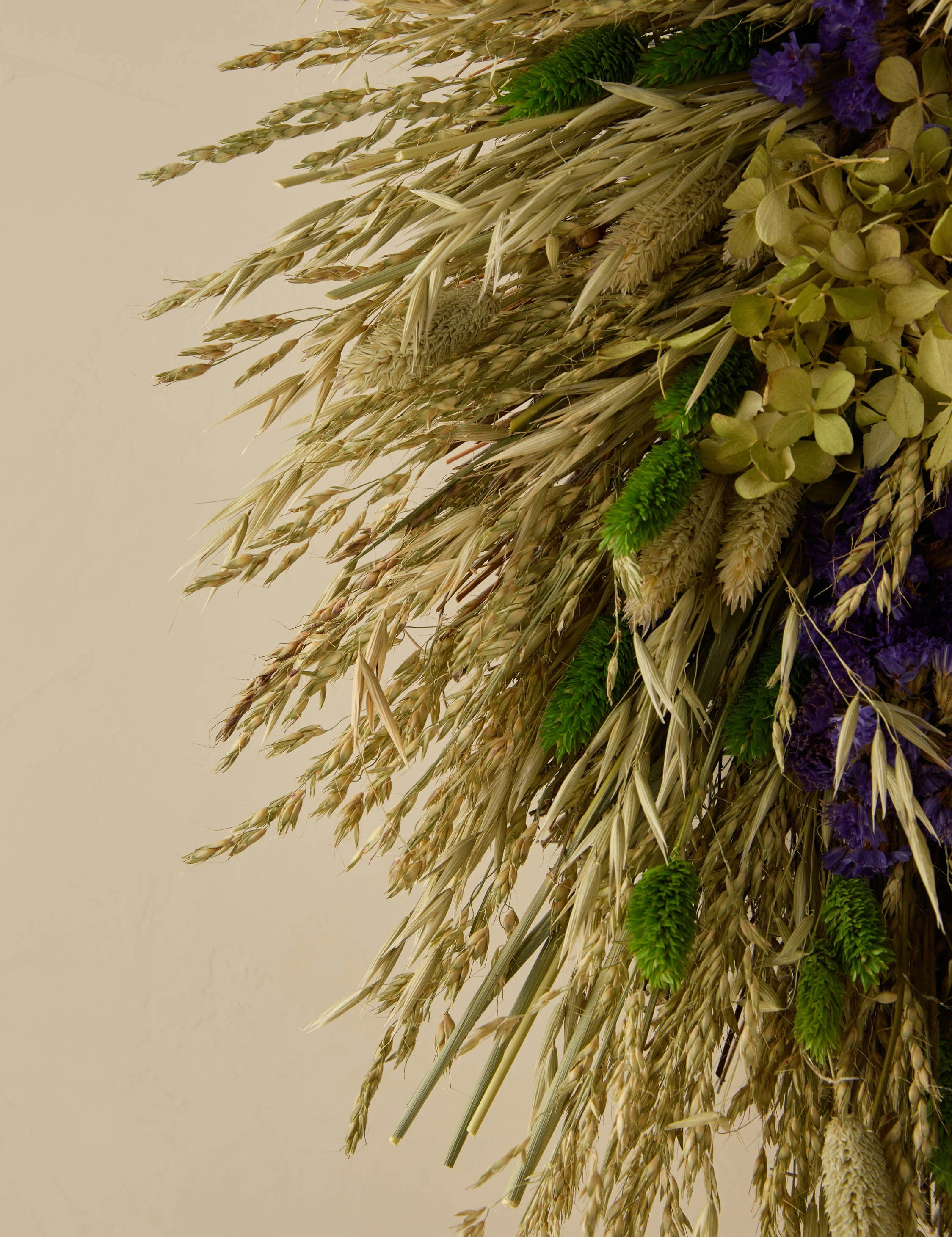 Dried Purple And Ivy Wreath - Image 3