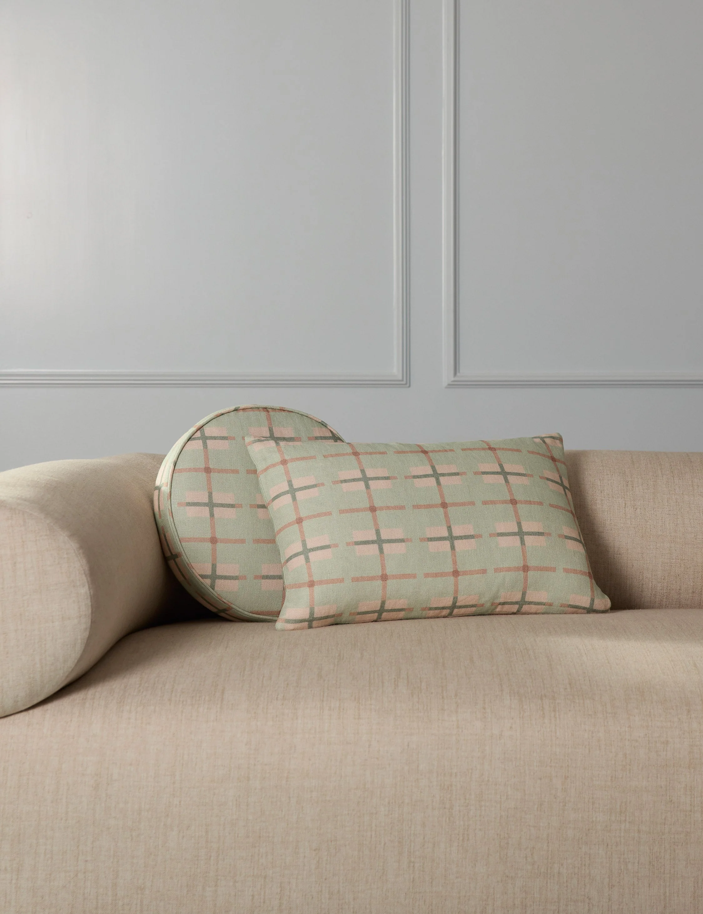Esmark Linen Pillow - Image 10