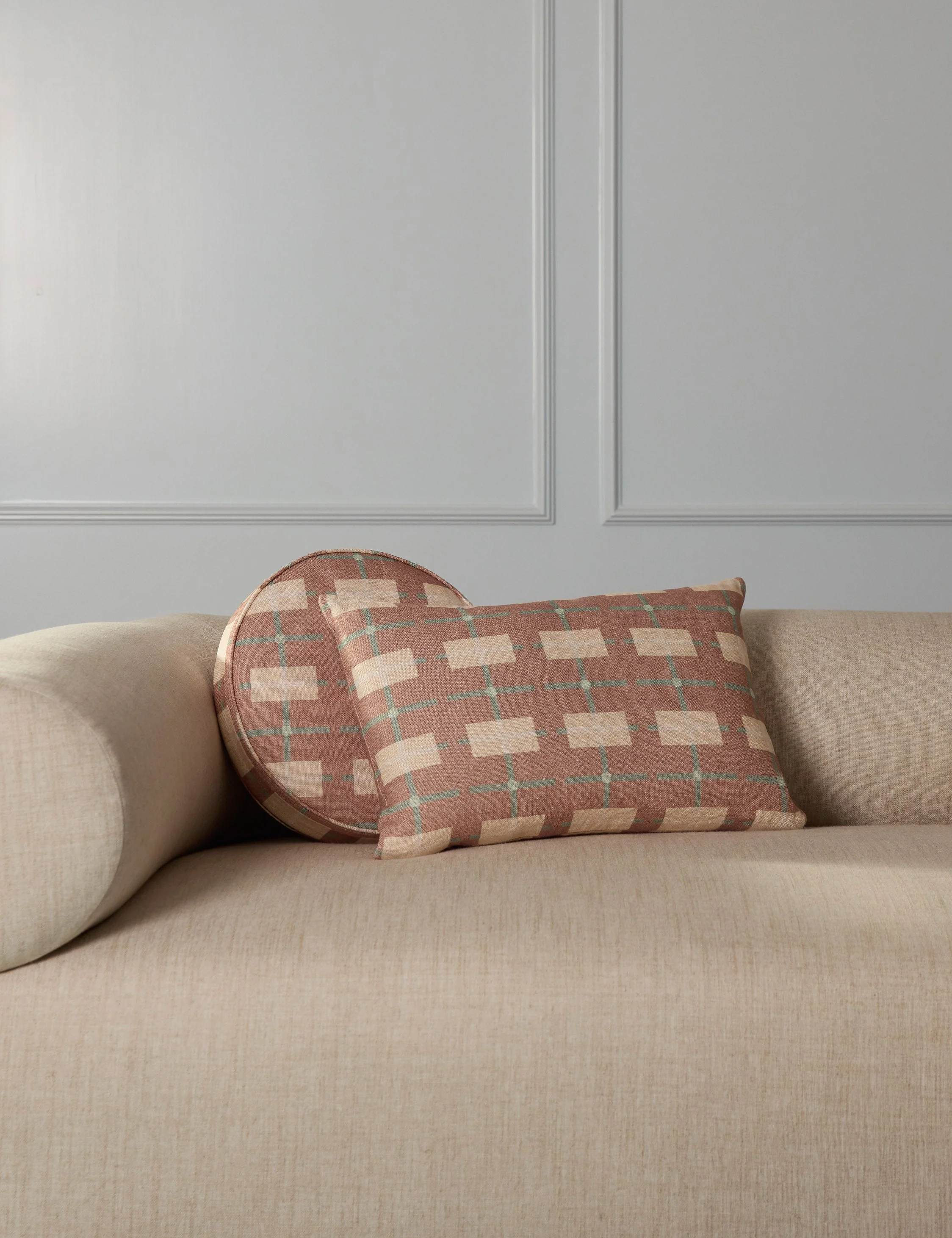 Esmark Linen Pillow - Image 4