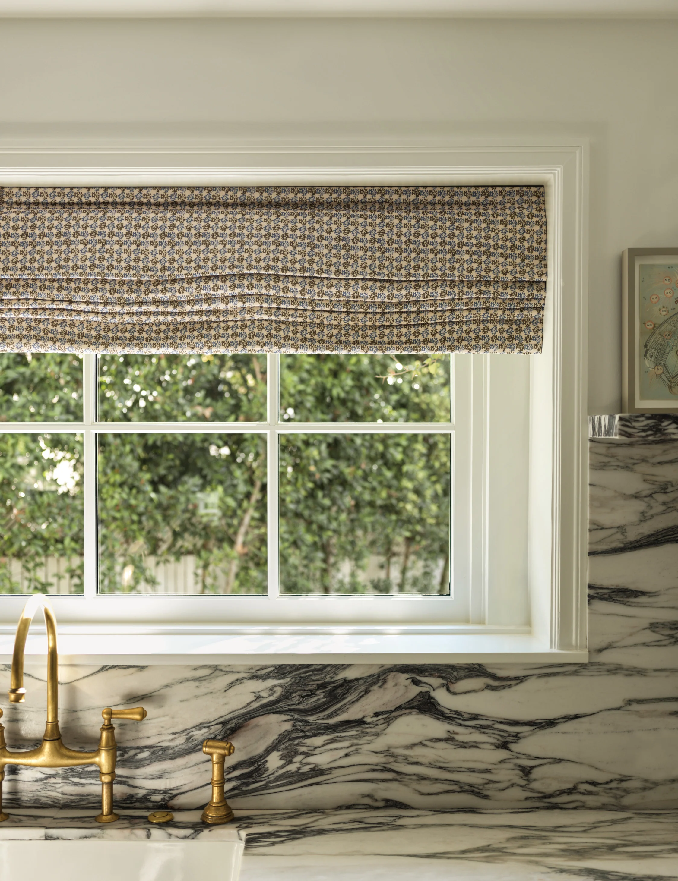 Haris Linen Roman Shade by Heidi Caillier - Image 5