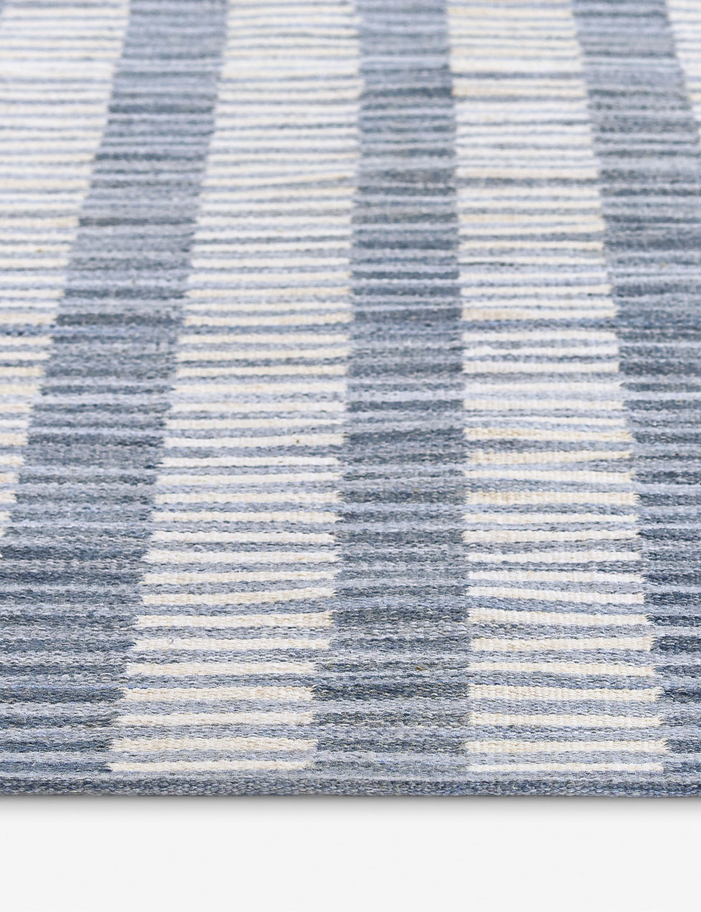Ilia Indoor / Outdoor Handwoven Rug - Image 3