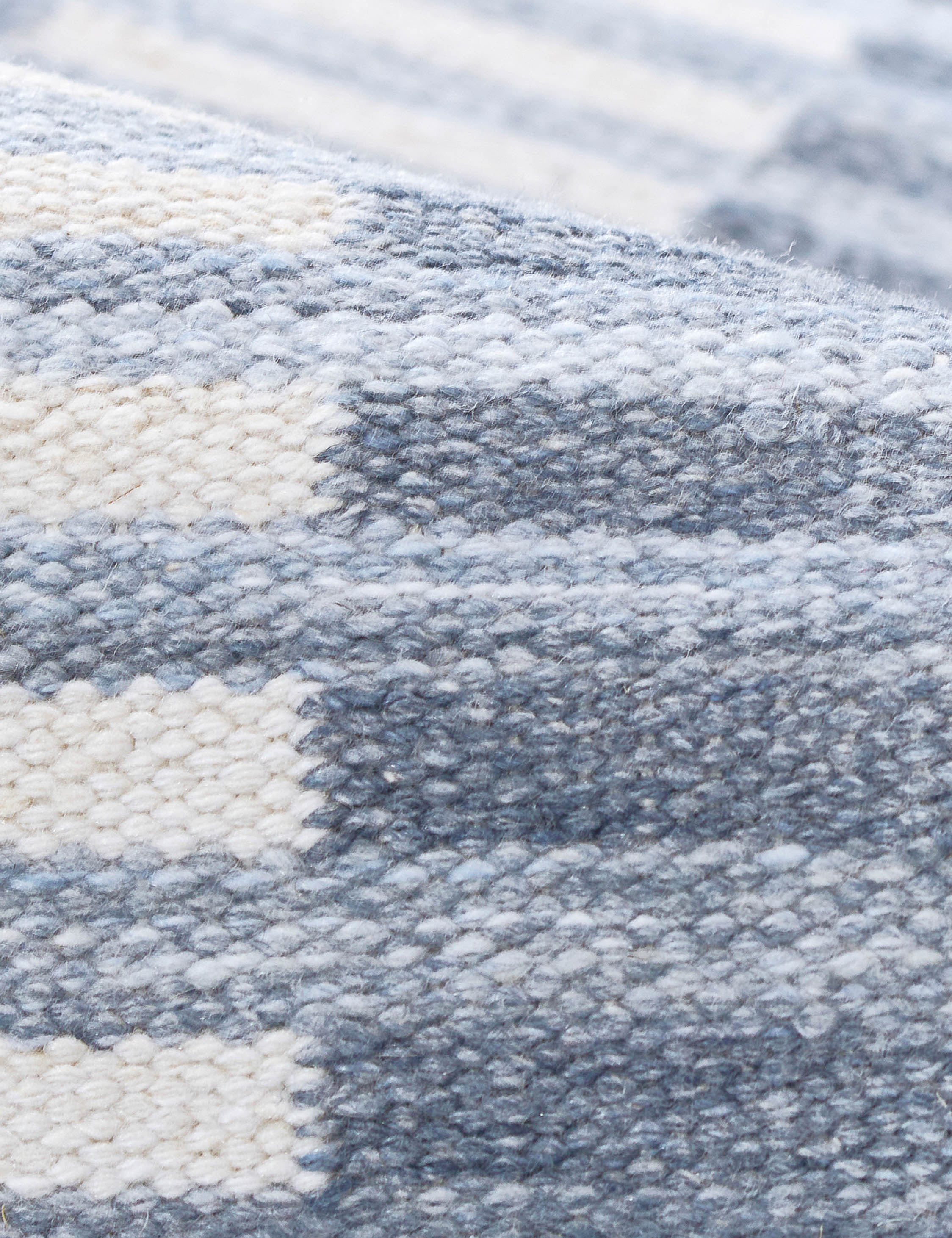 Ilia Indoor / Outdoor Handwoven Rug - Image 8