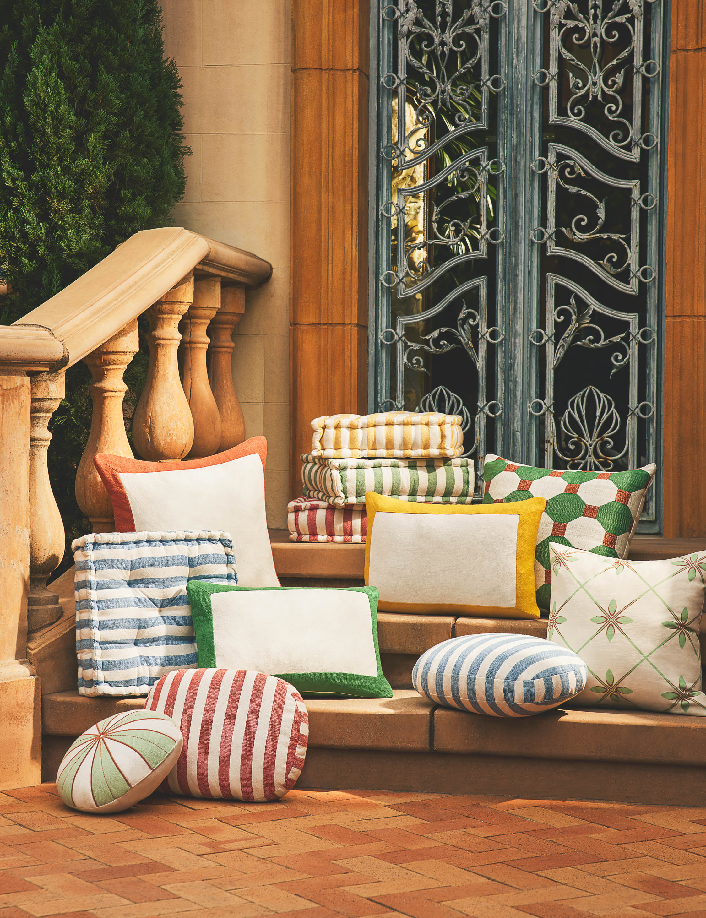 Jessa Indoor / Outdoor Pillow - Image 10