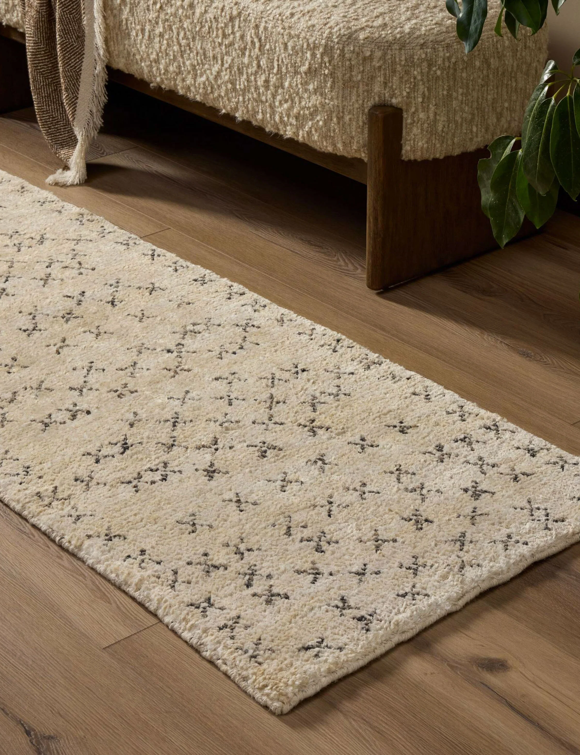 Manolya Hand-Knotted Jute Rug - Image 4