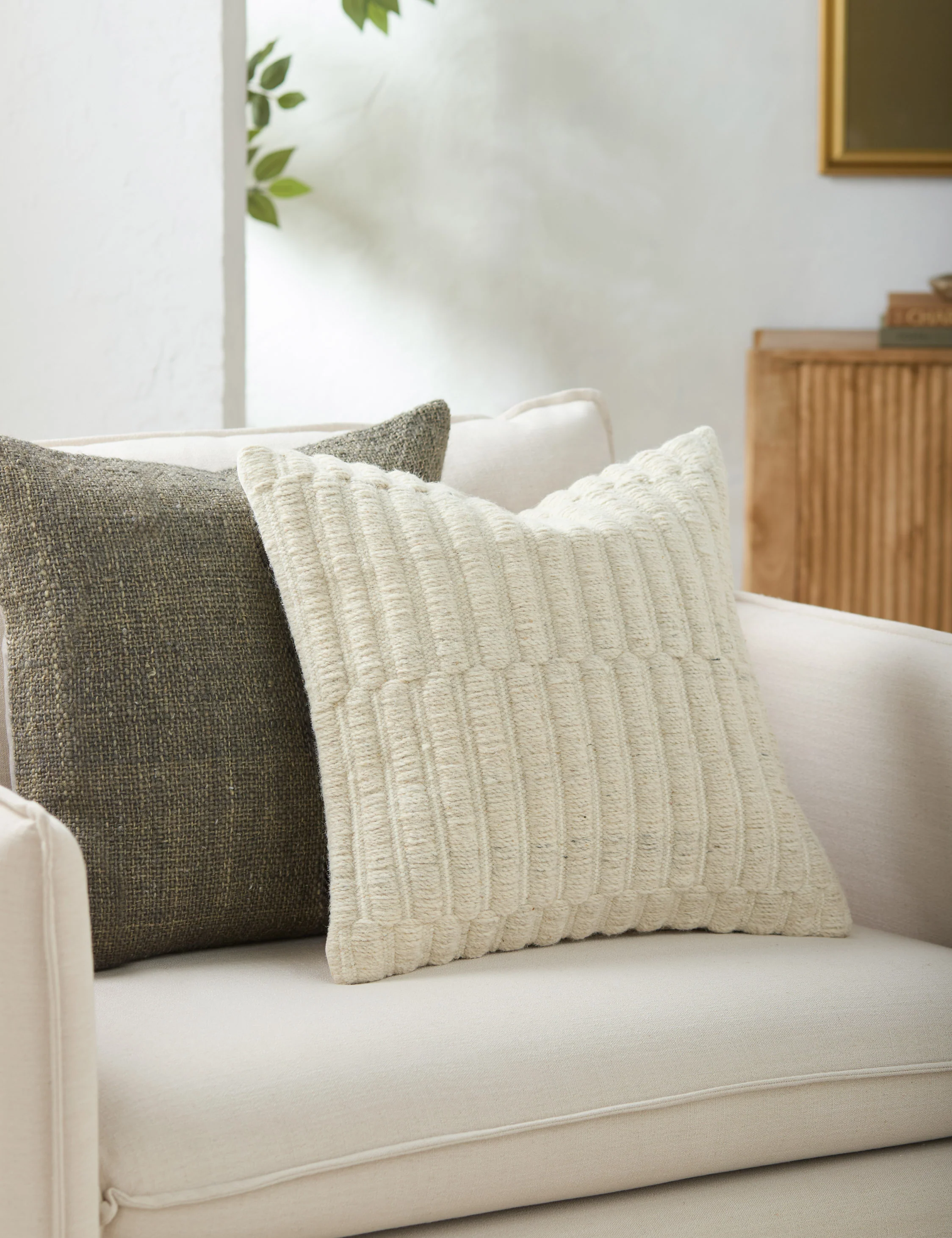 Mendia Pillow - Image 6