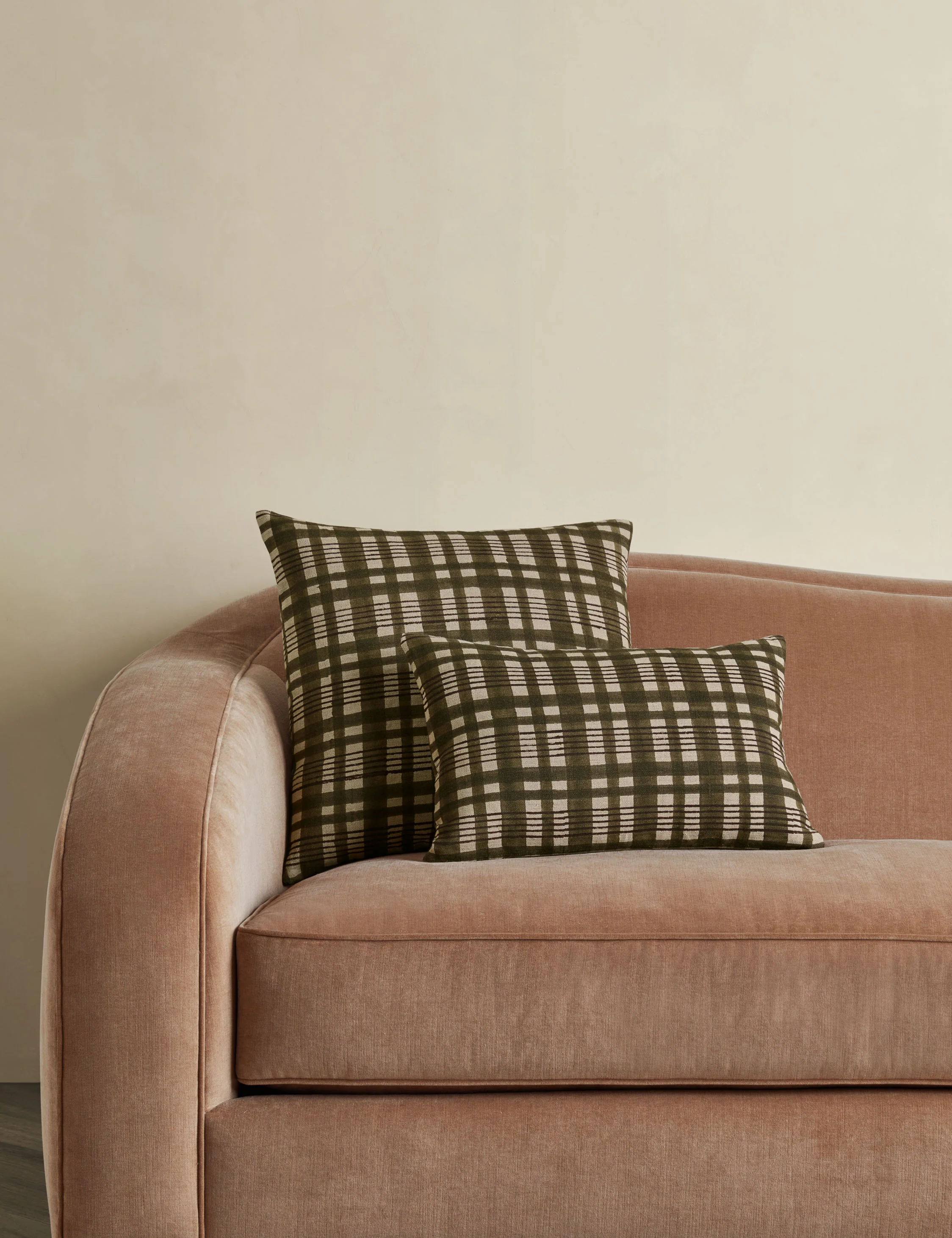 Musetta Linen Pillow - Image 4