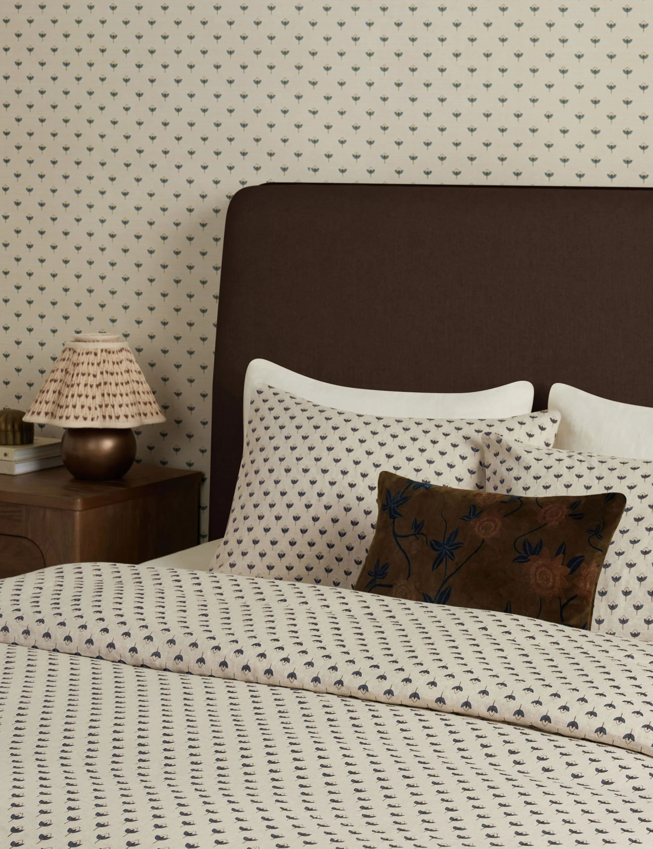 Poiret Grasscloth Wallpaper - Image 5