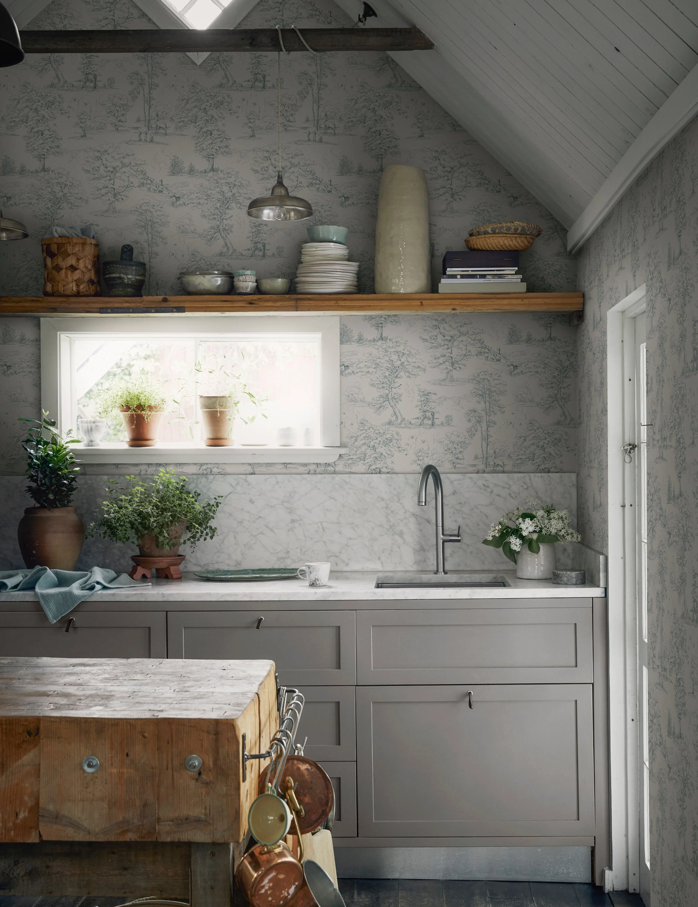 Scalamandre Montfort Wallpaper by Sandberg - Image 3