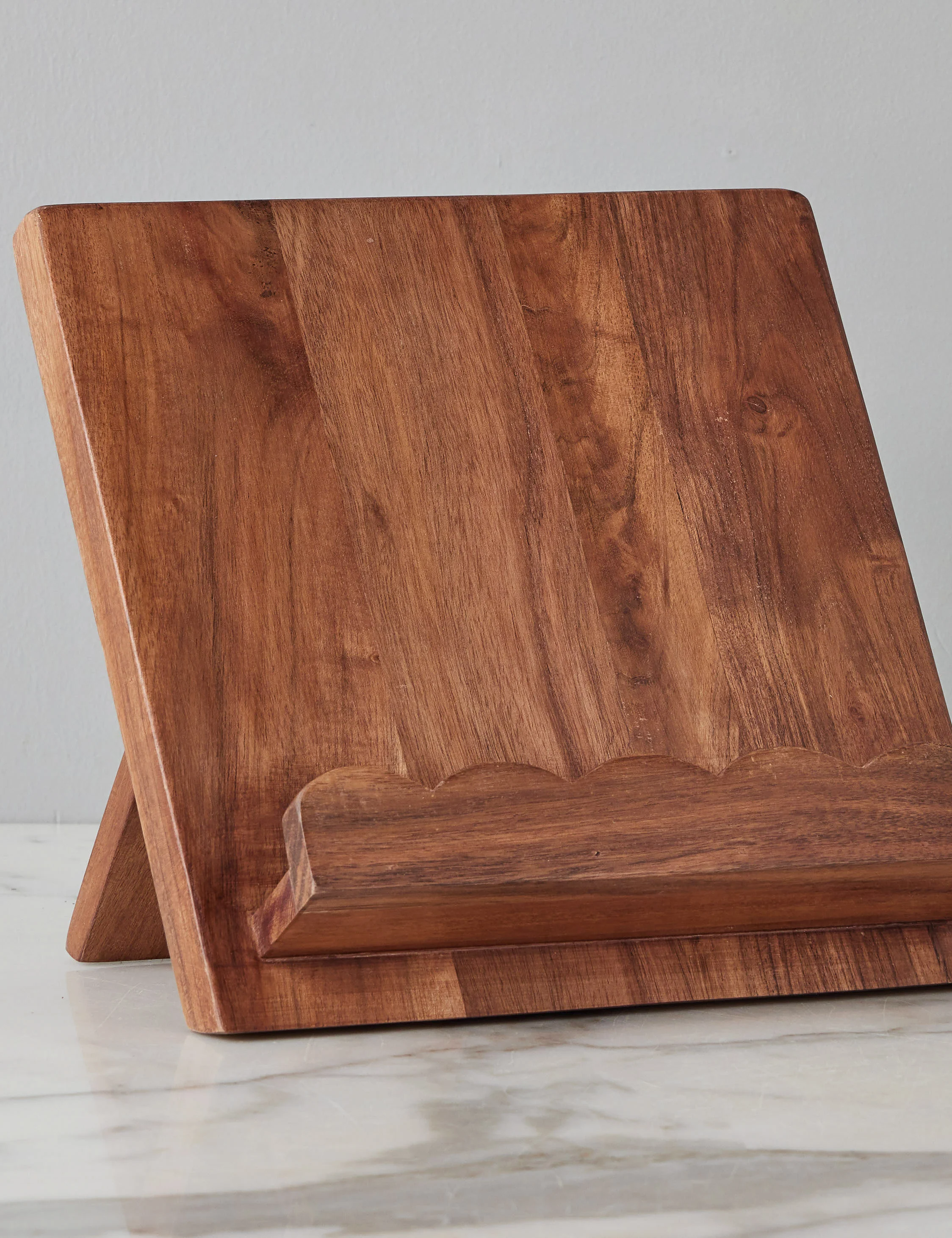 Scalloped Wood Book Stand by etúHOME - Image 3