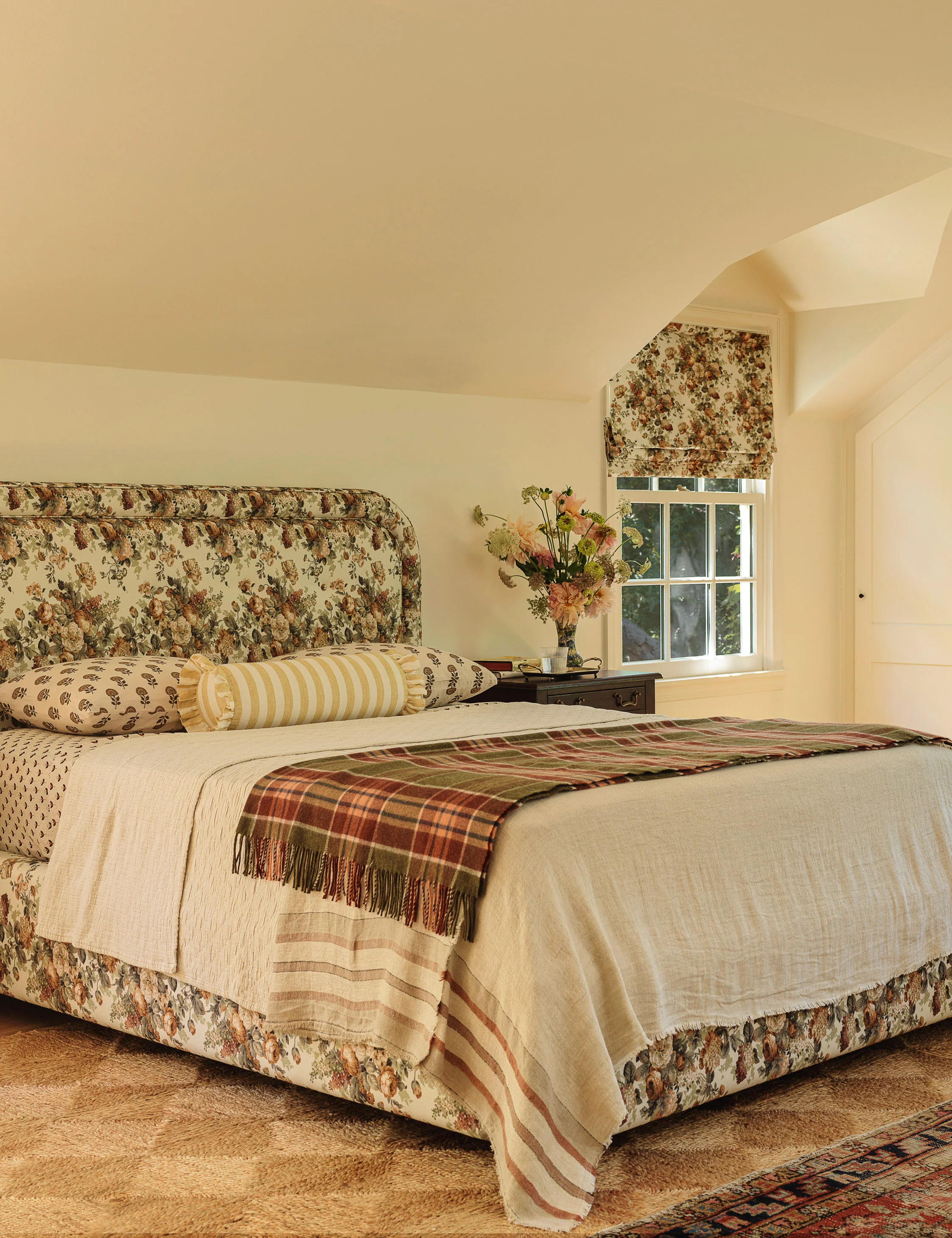 Soter Linen Roman Shade by Heidi Caillier - Image 3